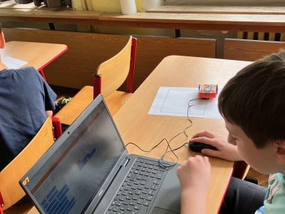 5.A - Programujeme roboty Edison v informatice